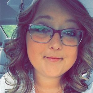 Meet your Posher, Hayley